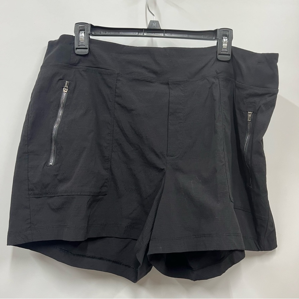 Athleta Trekkie North Shorts Black 18 athletic elastic waistband
